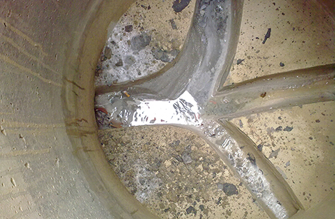 Puits de contrôle: Les puits de contrôle (aussi appelés chambres de visite) servent au contrôle, à l'entretien et au nettoyage des canalisations. – Regard des eaux usees, vidanger la fosse